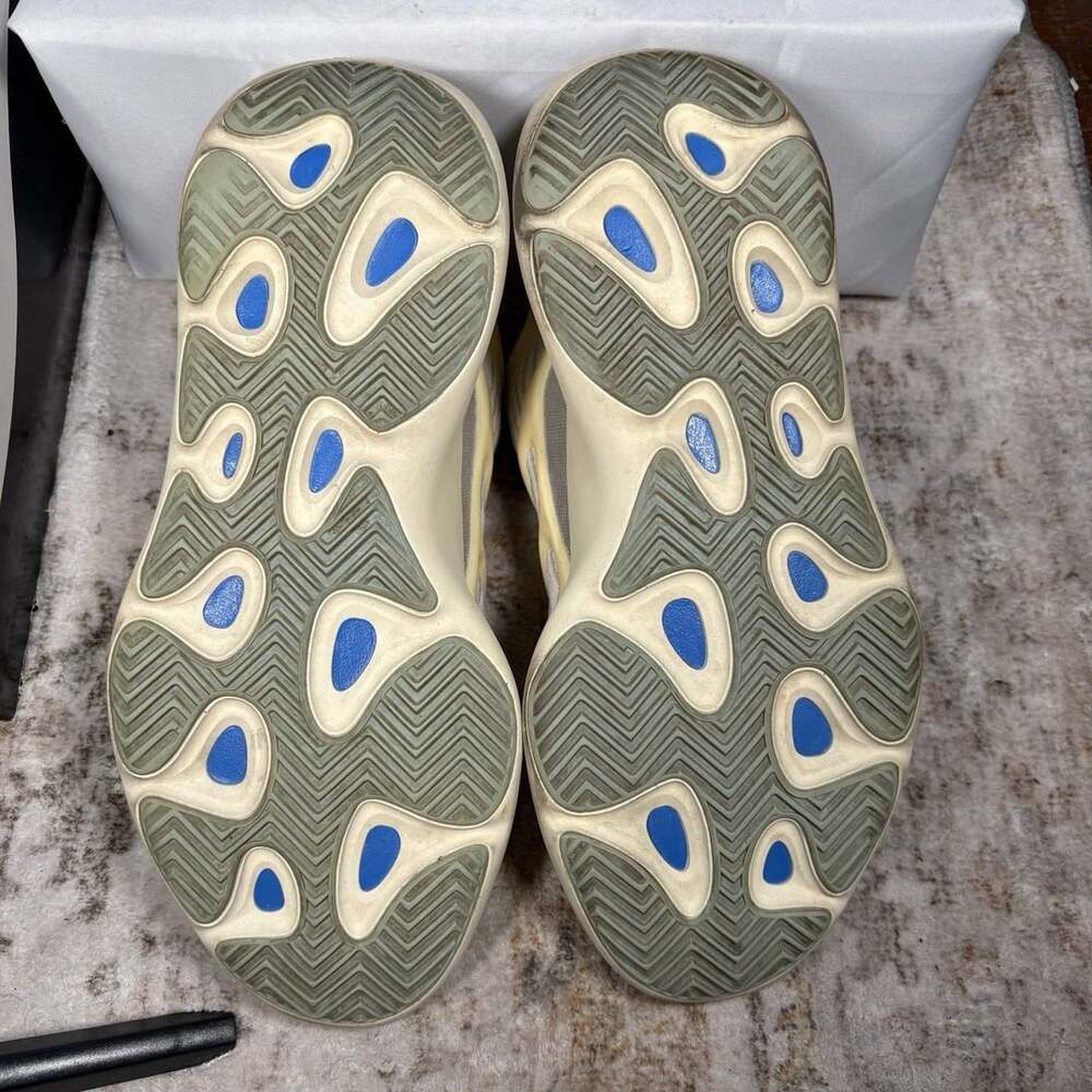 Size 11 - adidas Yeezy Boost 700 V3 Azael - Picture 5 of 8